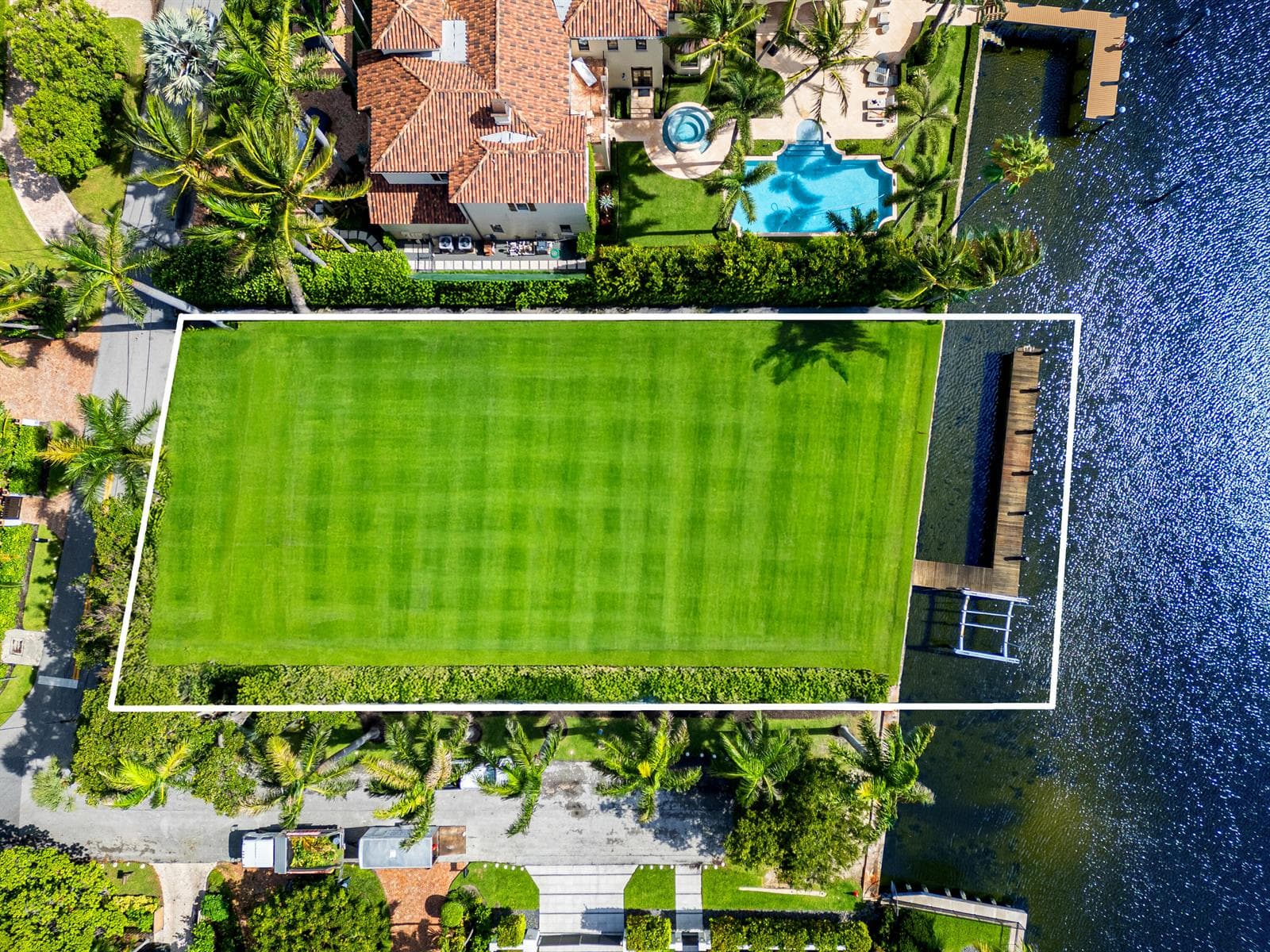 201 Palm Trail photo 3