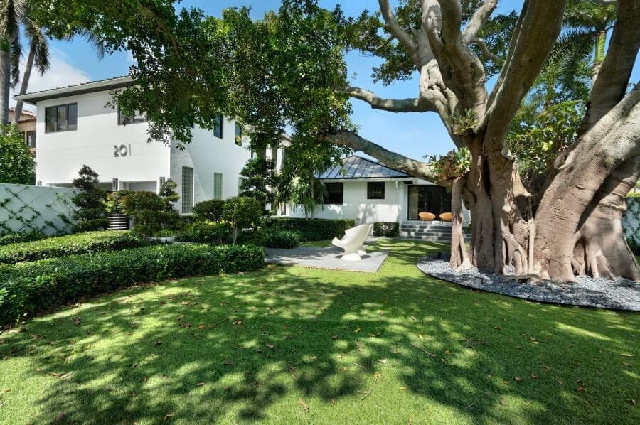 201 Palm Trail photo 9