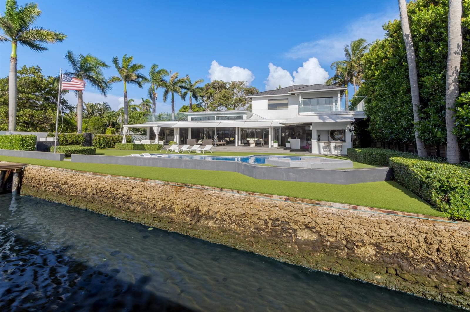 201 Palm Trail photo 11