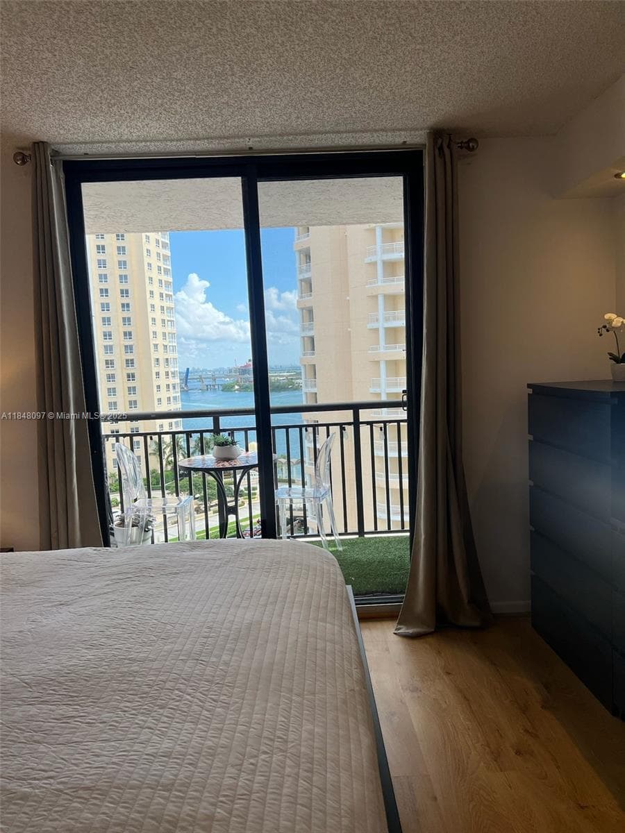 540 Brickell Key Dr 1524 photo 23