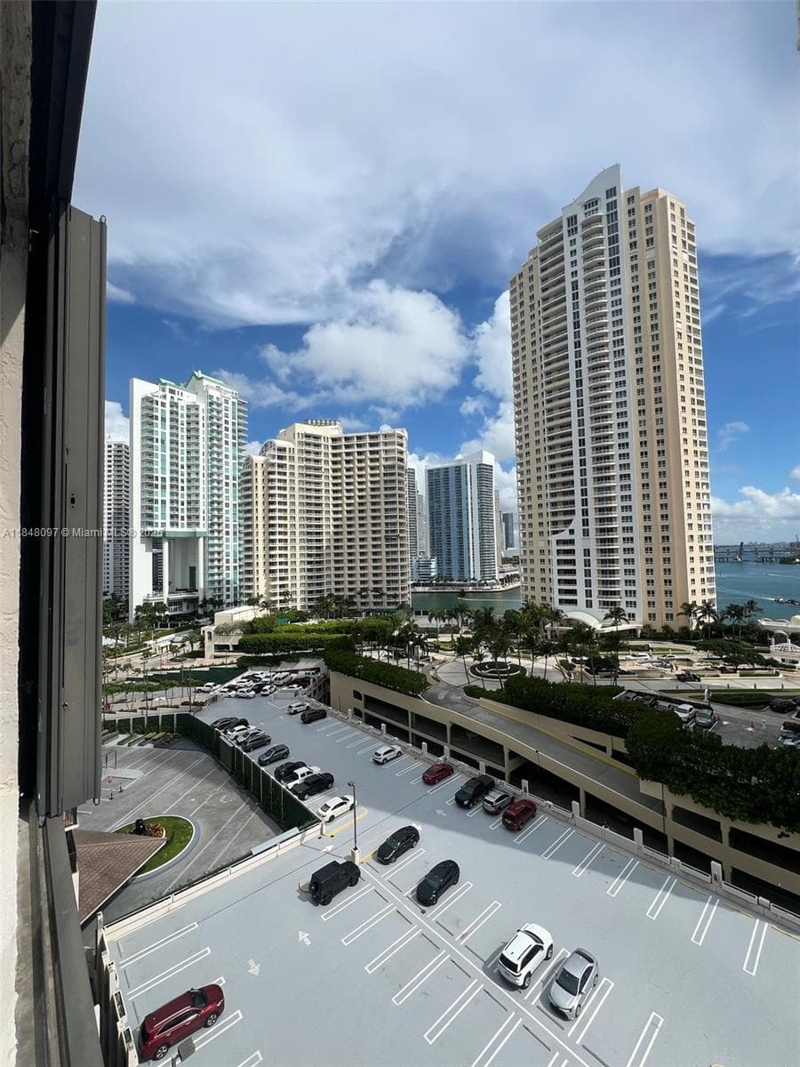 540 Brickell Key Dr 1524 photo 13