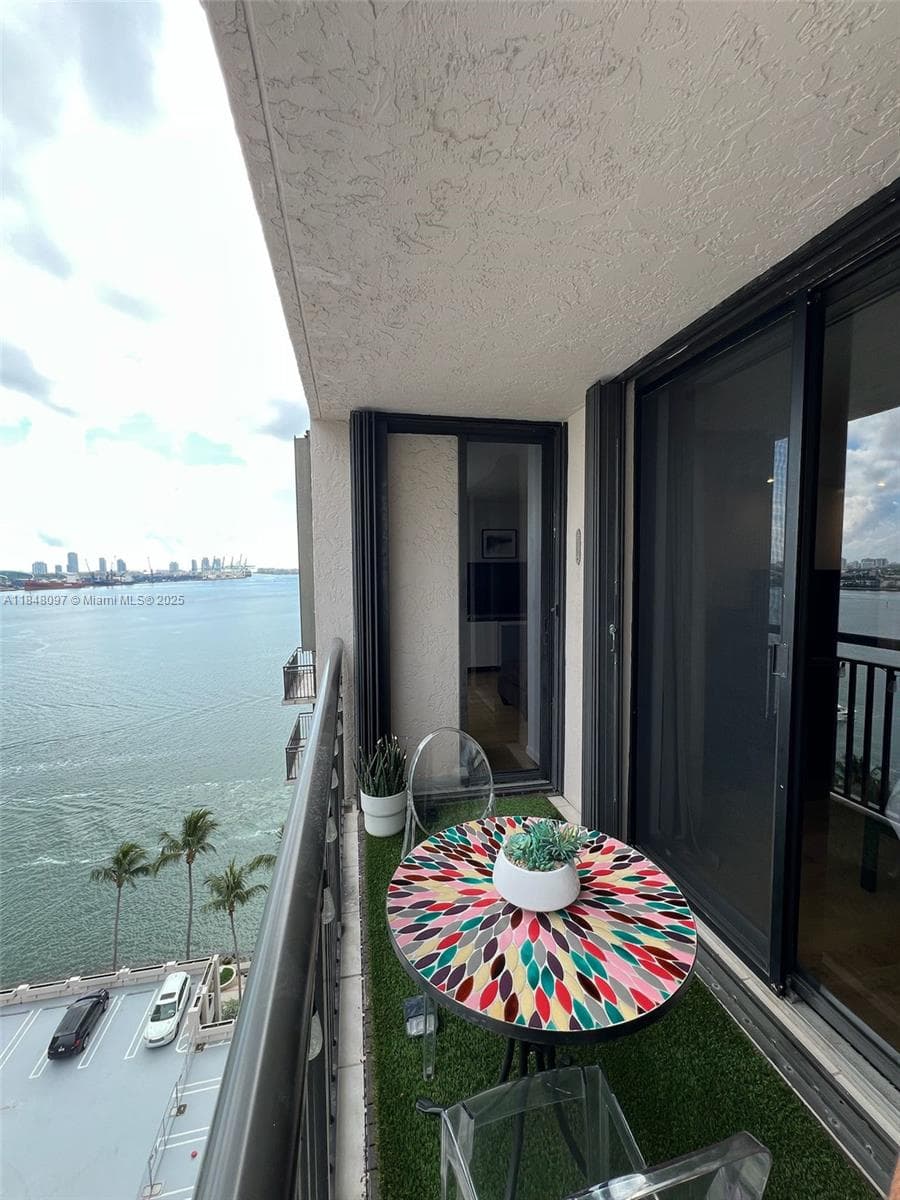 540 Brickell Key Dr 1524 photo 20