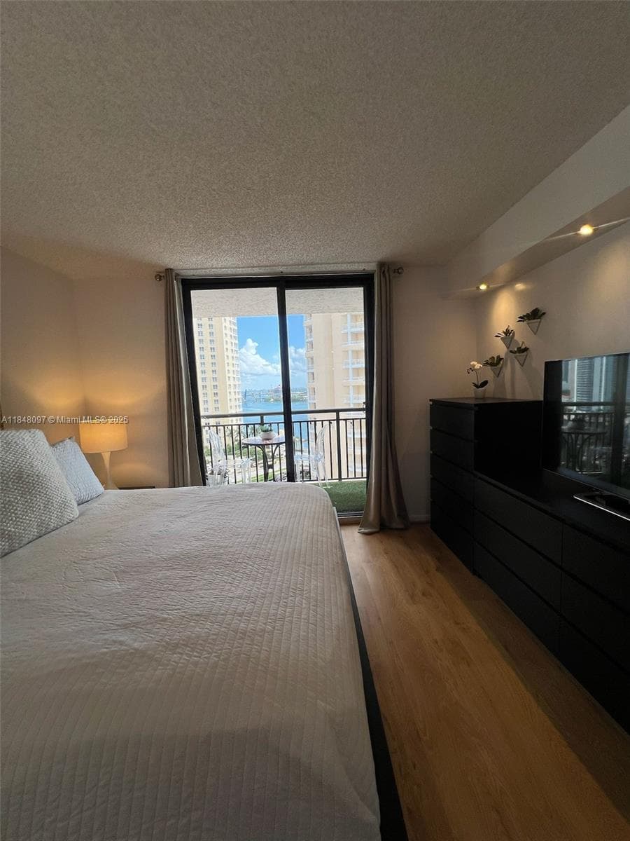 540 Brickell Key Dr 1524 photo 18