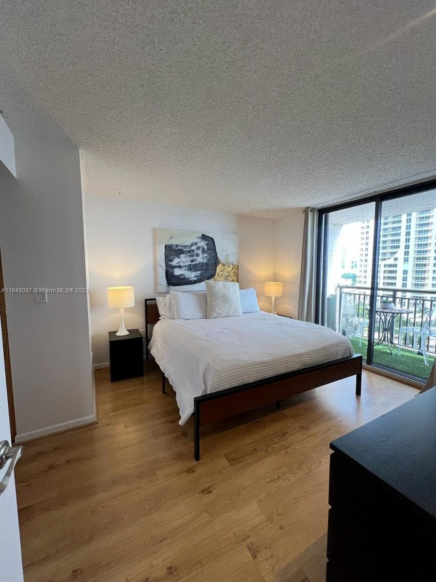 540 Brickell Key Dr 1524 photo 19