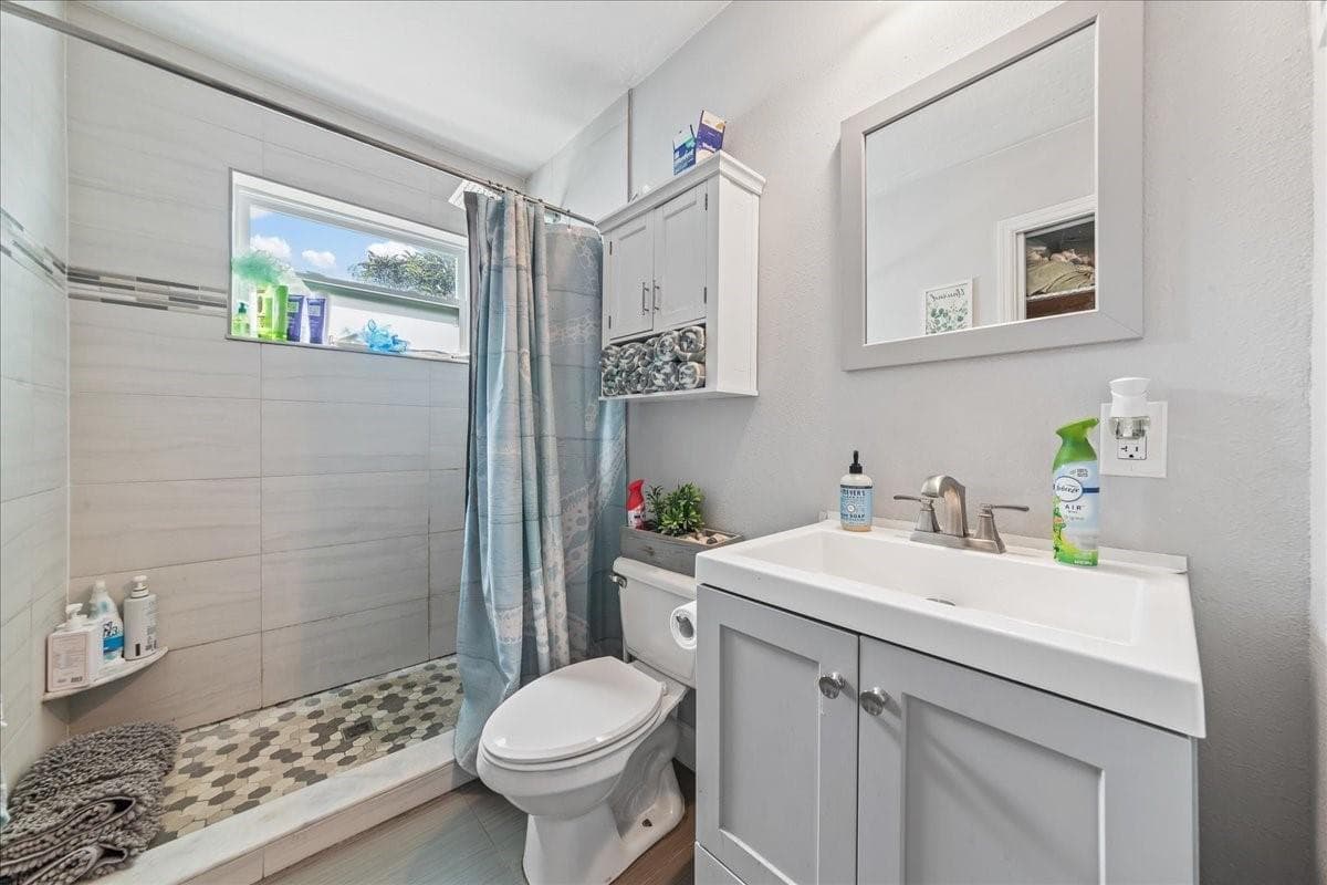 573 Wimbrow Drive photo 24