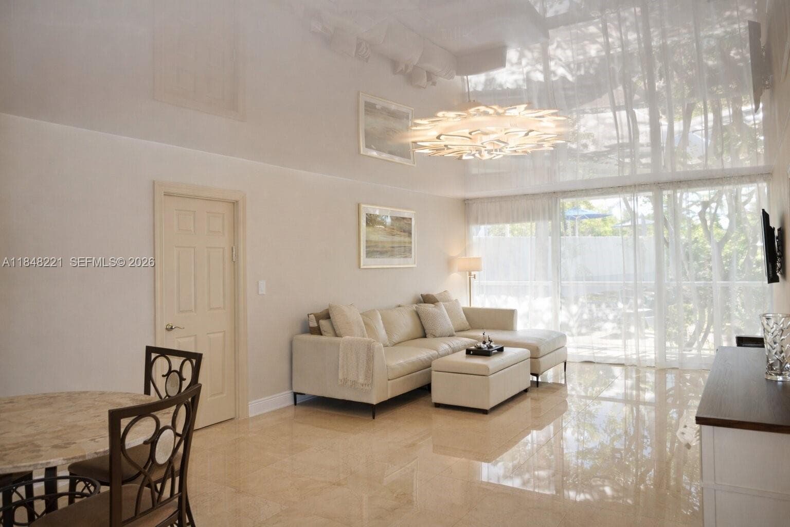 3701 N Country Club Dr 204 photo 2
