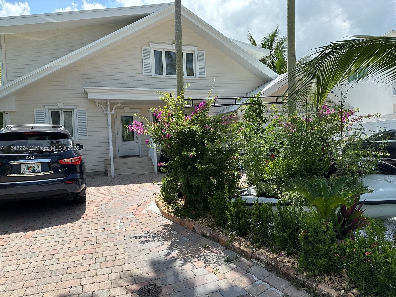 1524 Argyle Dr photo 2