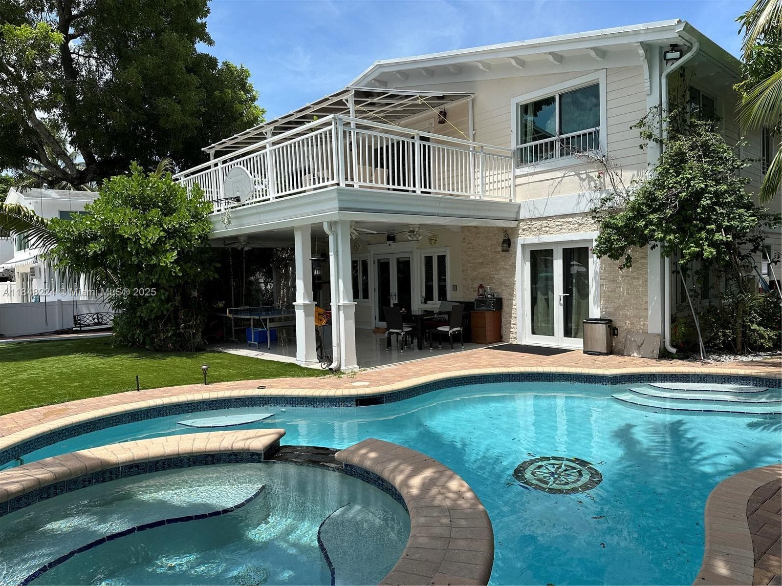 1524 Argyle Dr photo 1