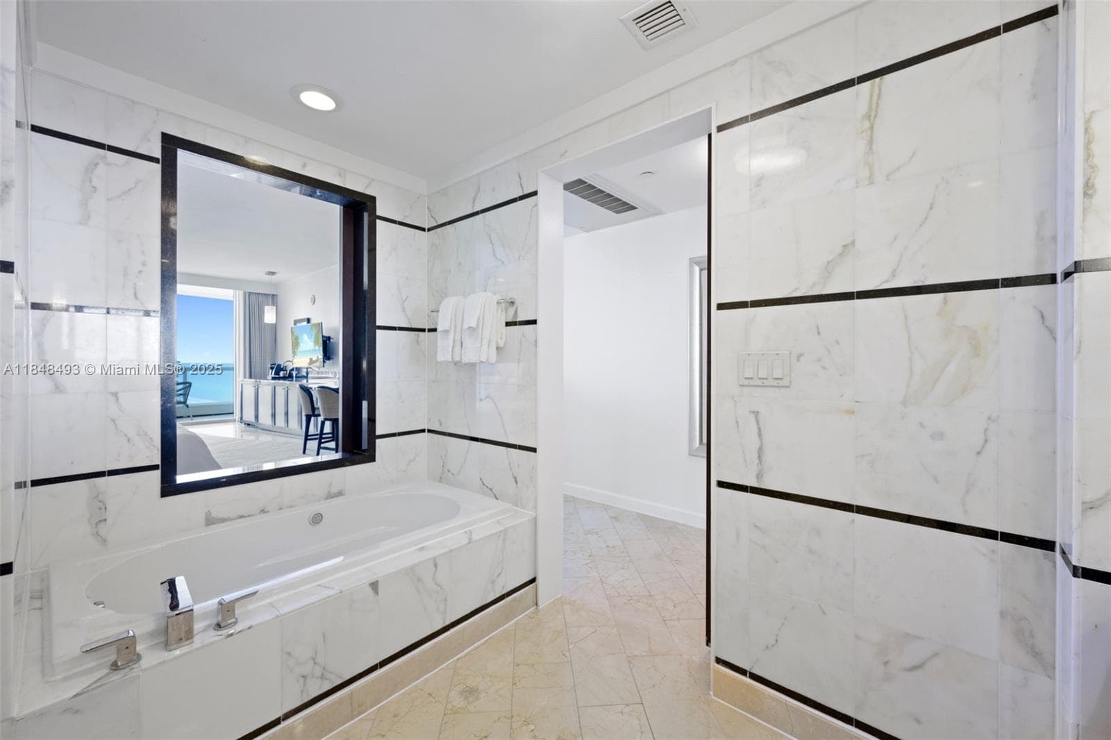 4391 Collins Ave 1605 photo 22