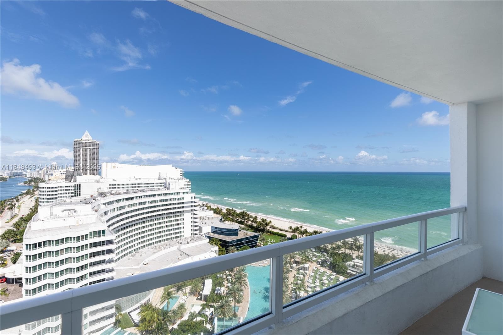 4391 Collins Ave 1605 photo 3