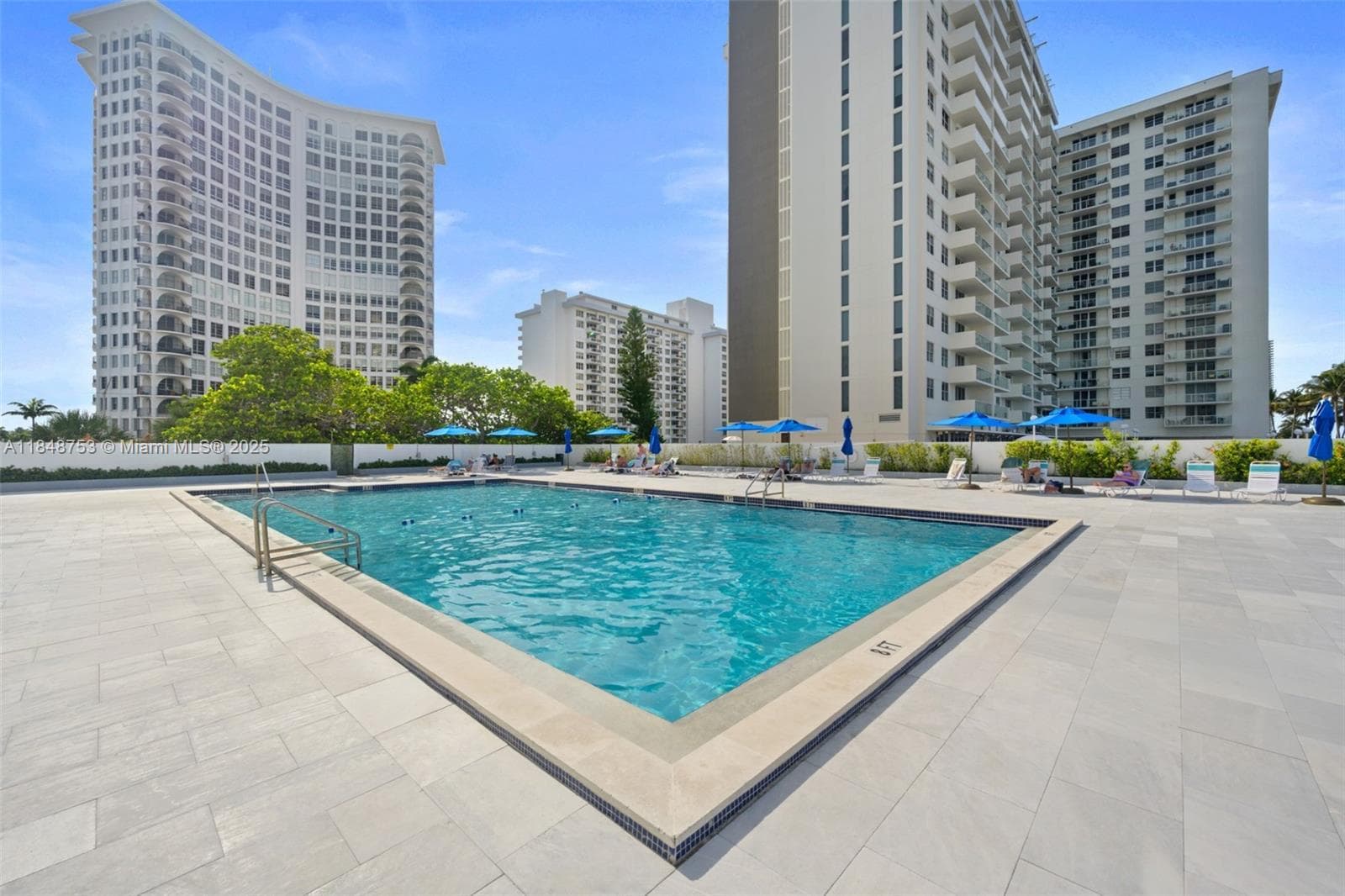 5601 Collins Ave 511 photo 23