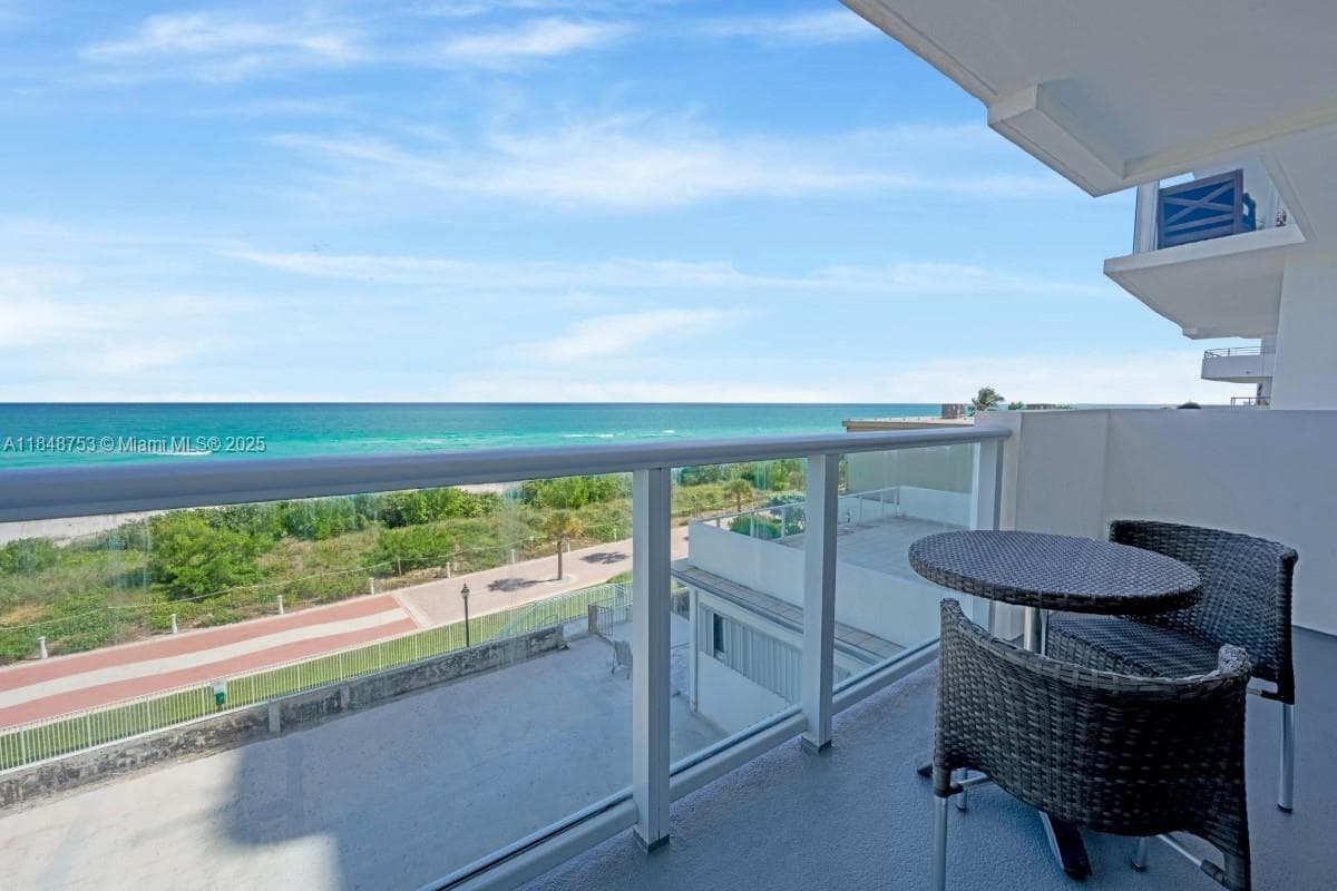 5601 Collins Ave 511 photo 5