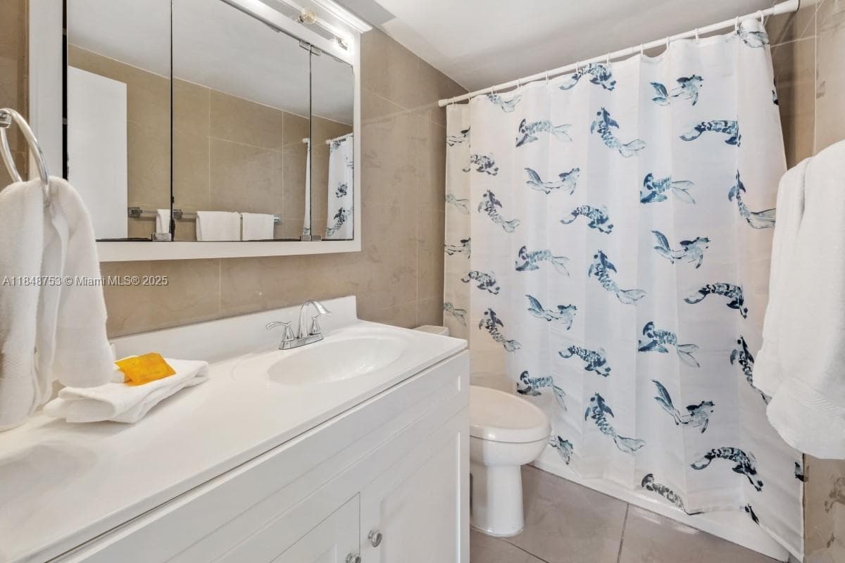 5601 Collins Ave 511 photo 15