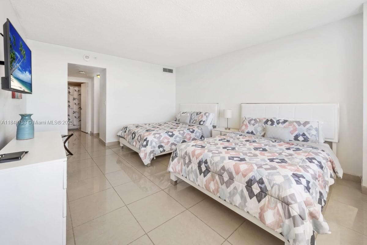 5601 Collins Ave 511 photo 8