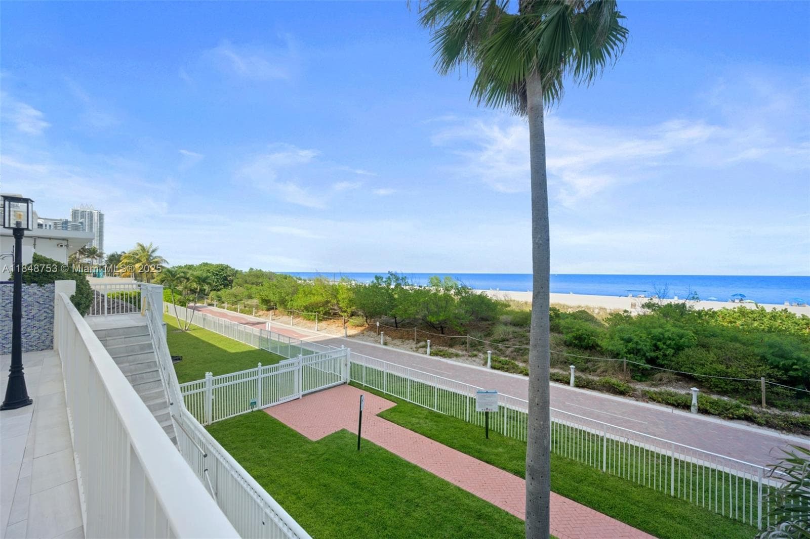 5601 Collins Ave 511 photo 21