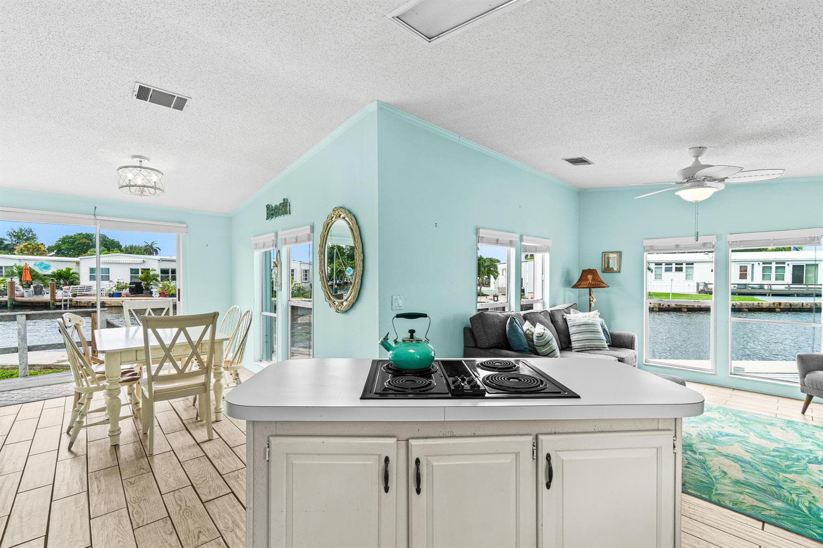 207 Mallard Drive U photo 10