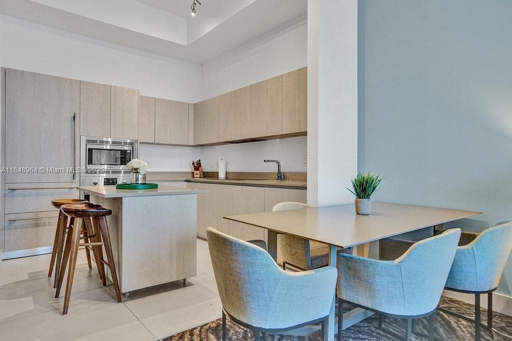 4111 S Ocean Drive 304 photo 16