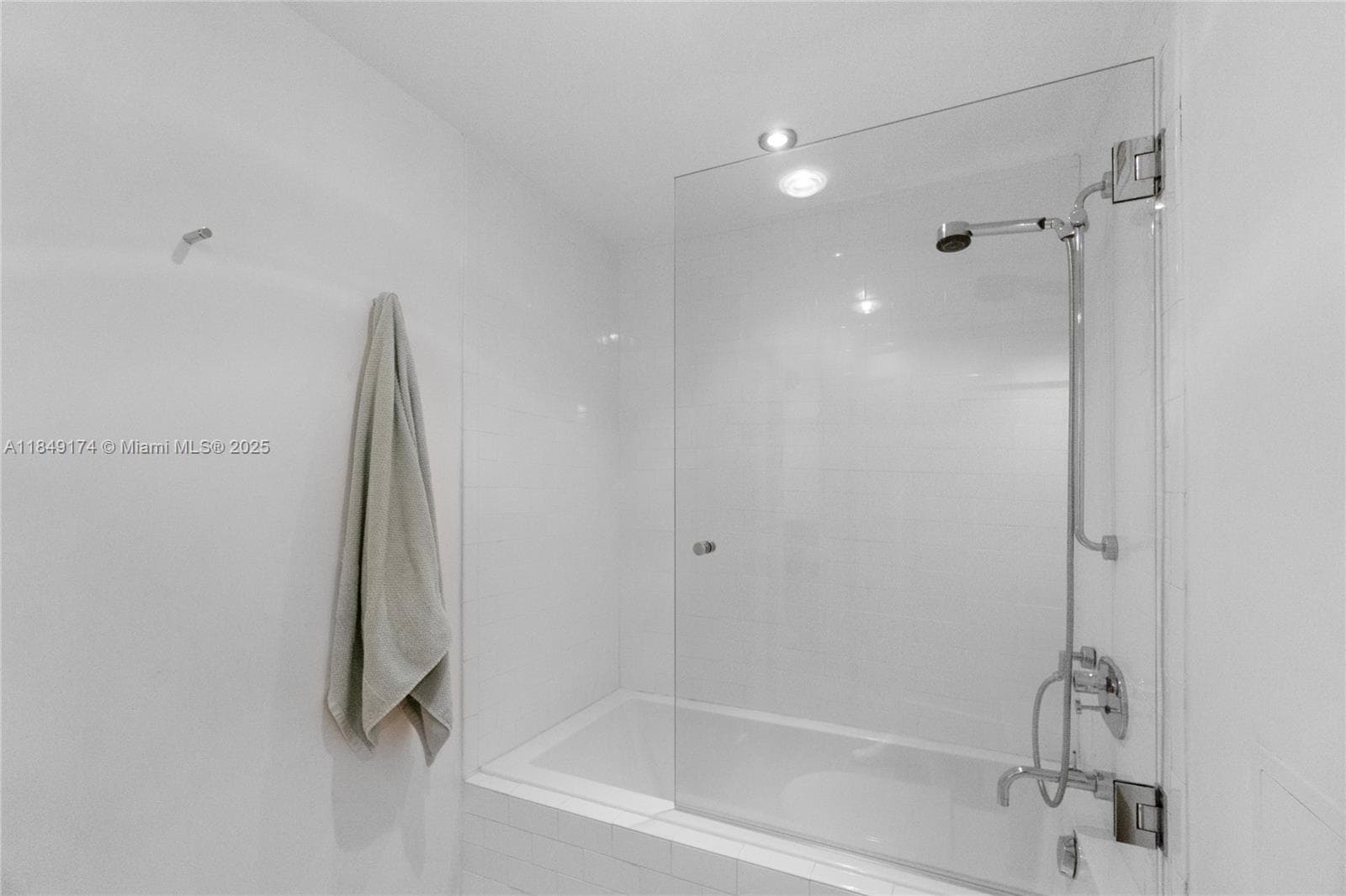 100 Lincoln Rd 923 photo 20