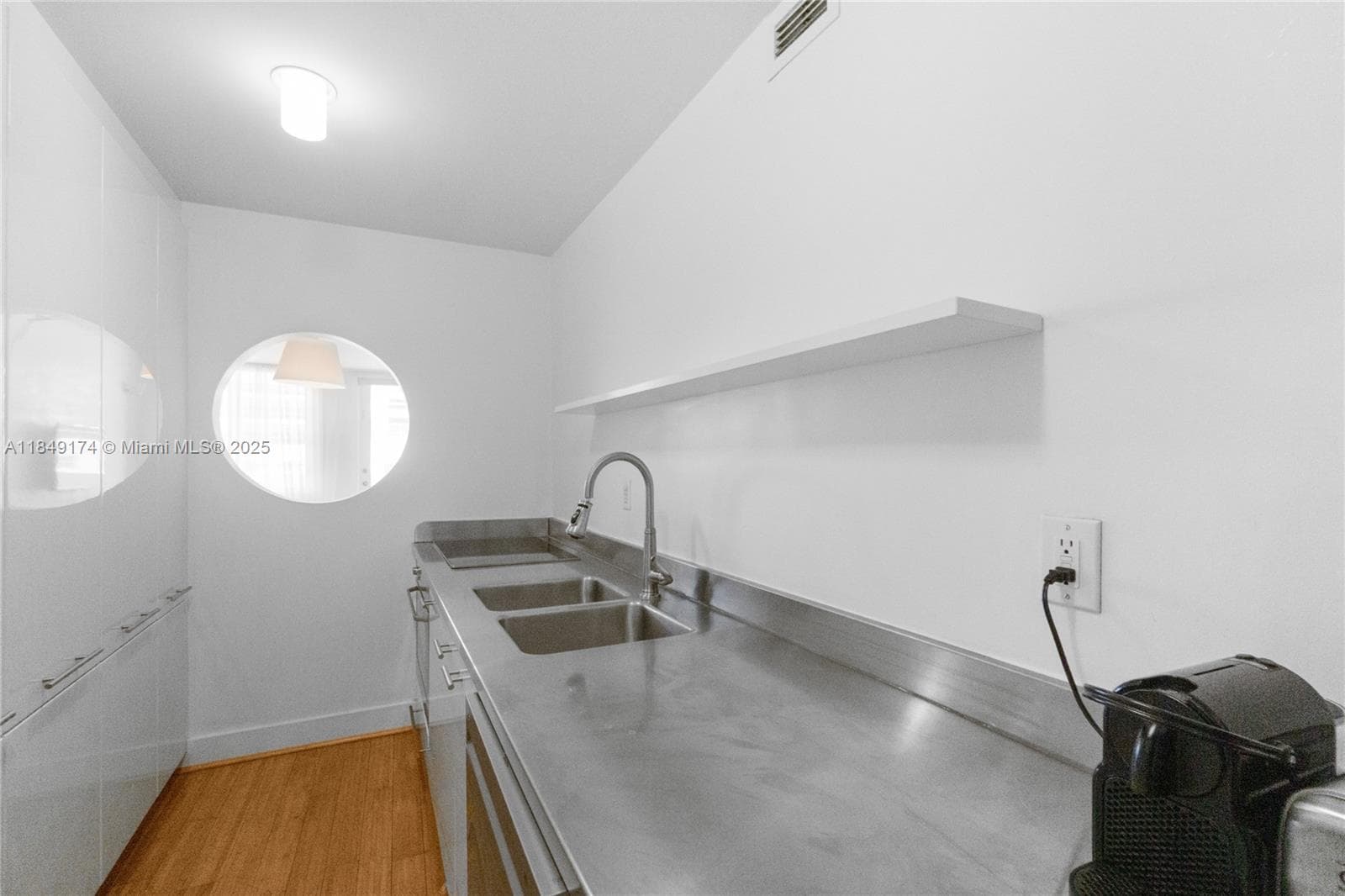 100 Lincoln Rd 923 photo 9