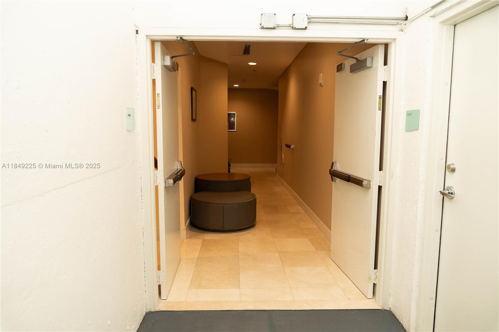 150 Sunny Isles Blvd 1-TH403 photo 4
