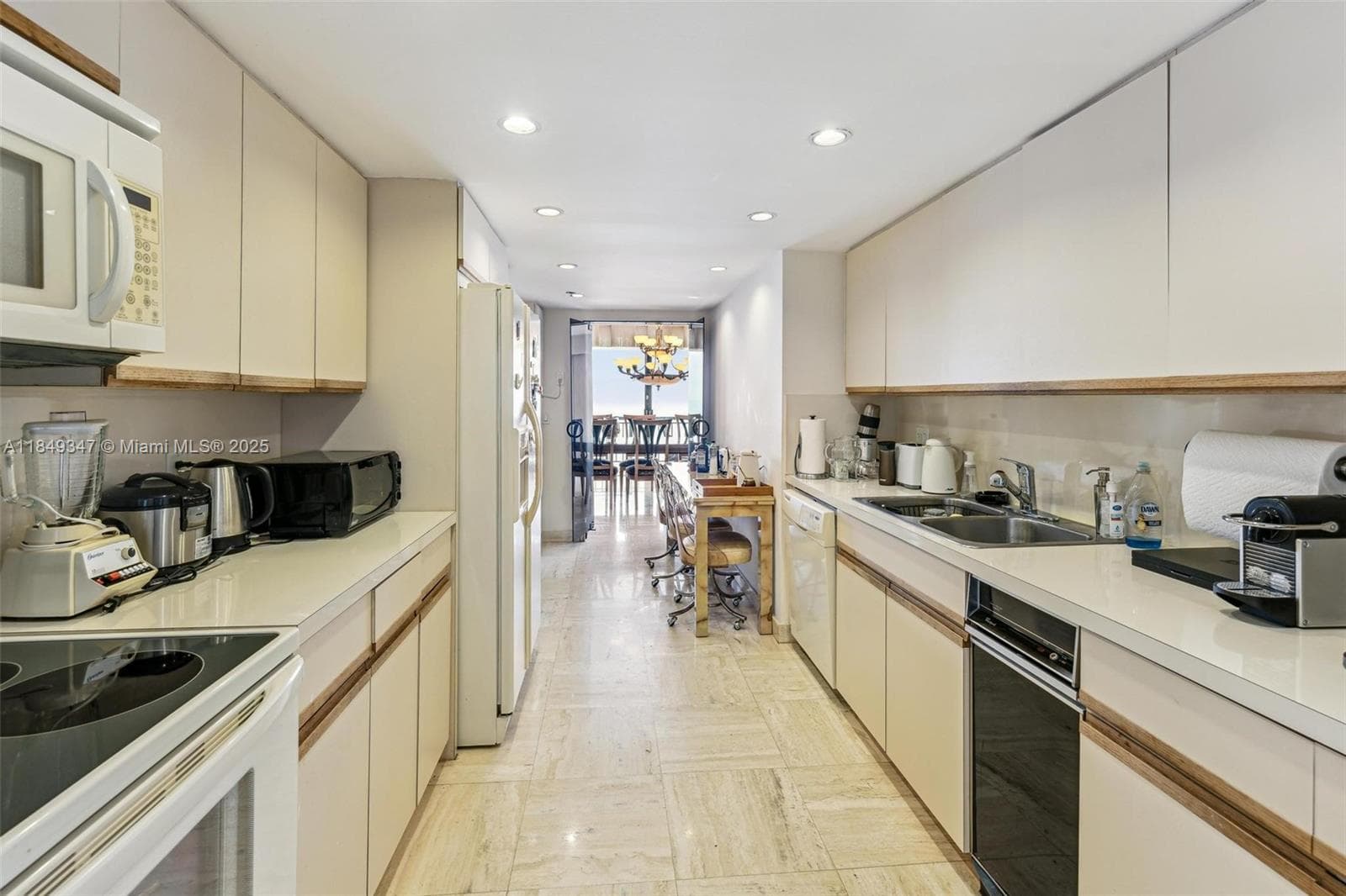 10175 Collins Ave 1202 photo 7