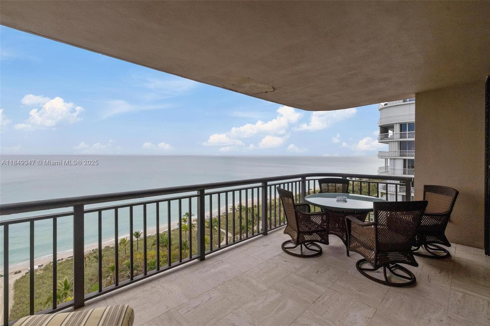 10175 Collins Ave 1202 photo 3