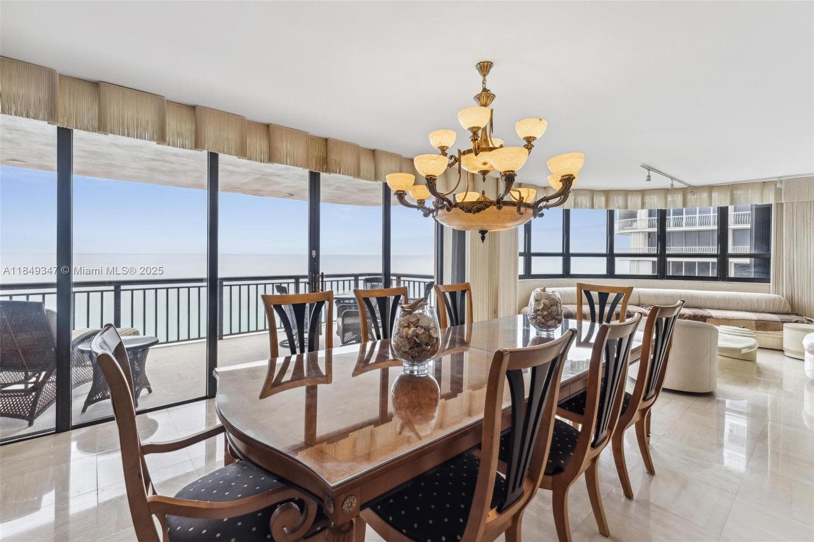 10175 Collins Ave 1202 photo 4