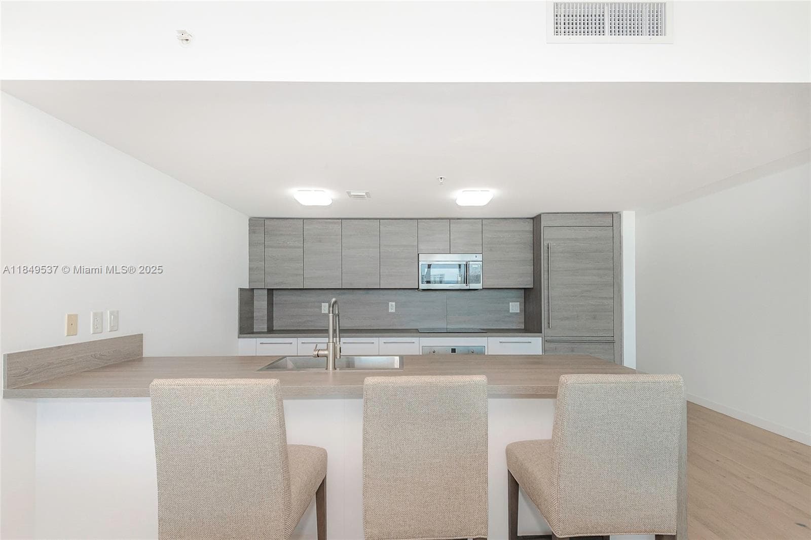 400 Sunny Isles Blvd 1819 ONE LEVEL photo 16