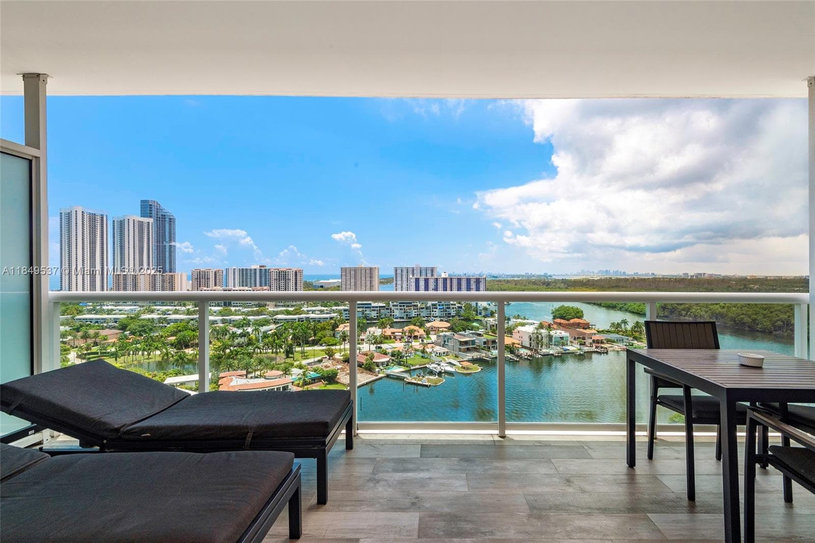 400 Sunny Isles Blvd 1819 ONE LEVEL photo 3
