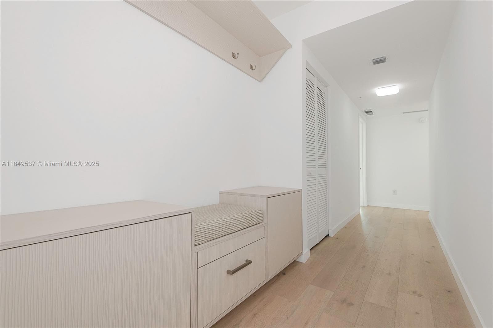 400 Sunny Isles Blvd 1819 ONE LEVEL photo 20