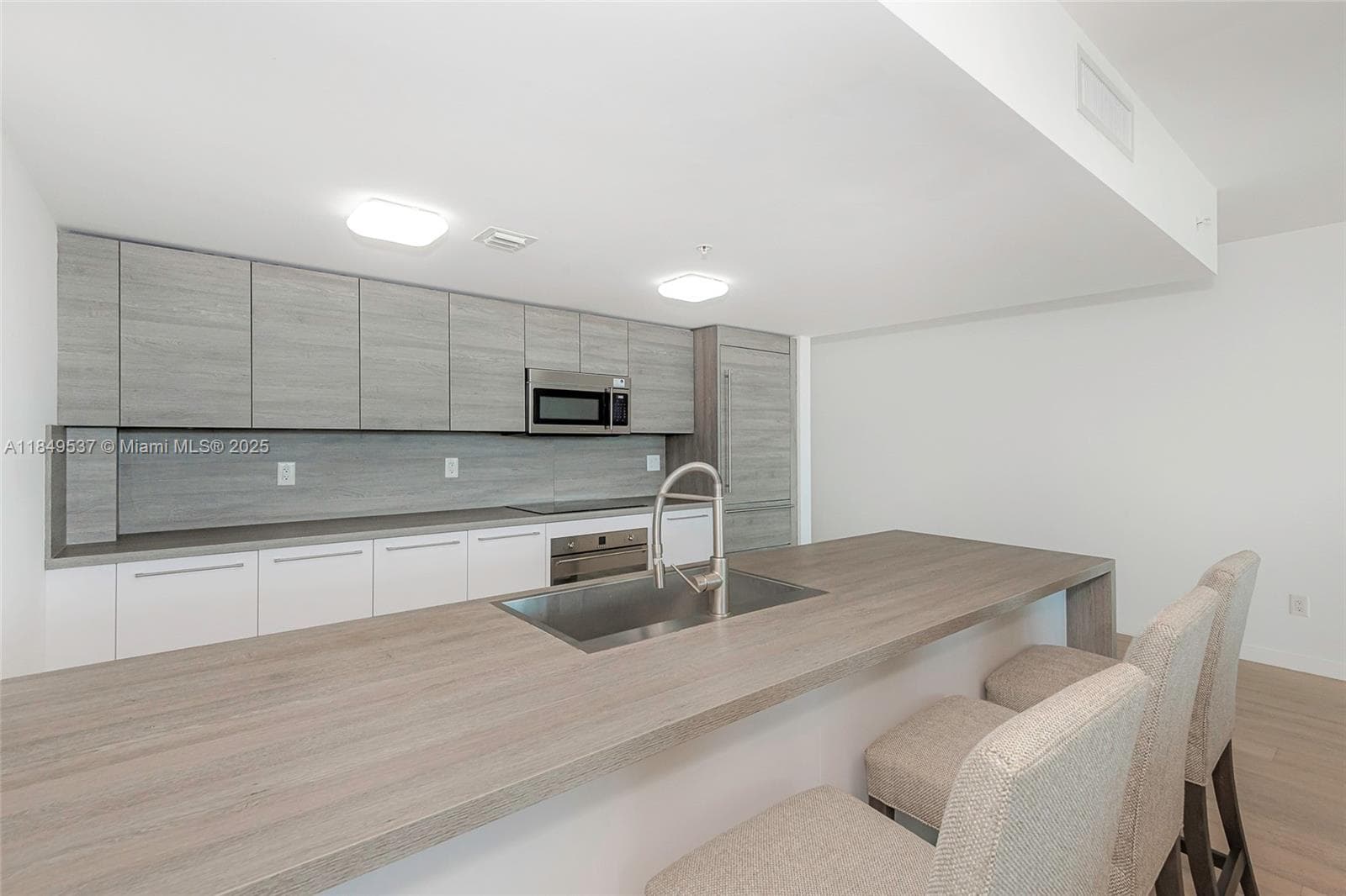 400 Sunny Isles Blvd 1819 ONE LEVEL photo 15