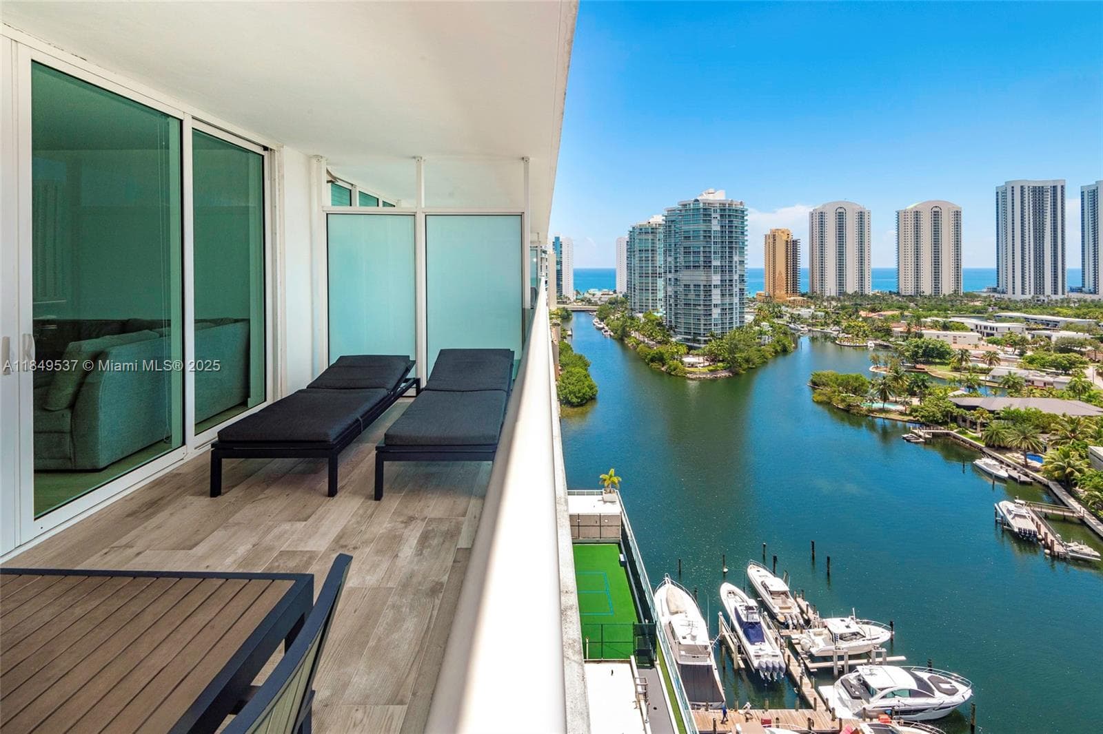 400 Sunny Isles Blvd 1819 ONE LEVEL photo 4