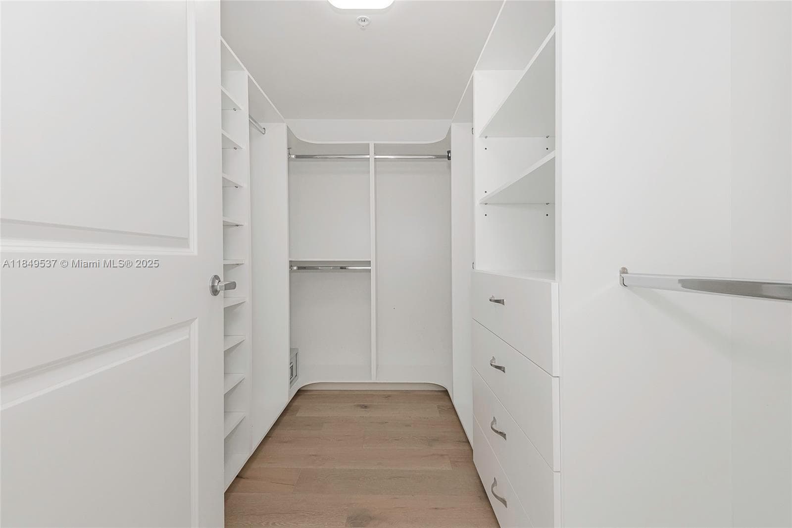 400 Sunny Isles Blvd 1819 ONE LEVEL photo 25