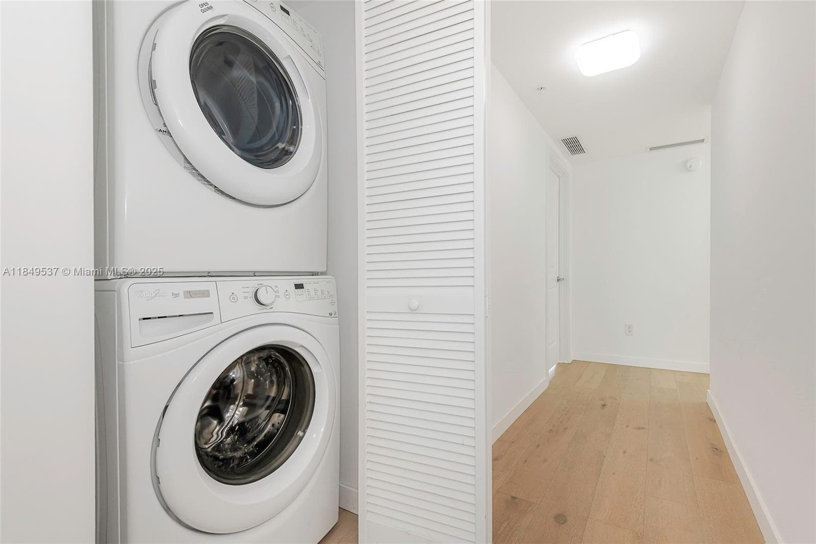 400 Sunny Isles Blvd 1819 ONE LEVEL photo 21