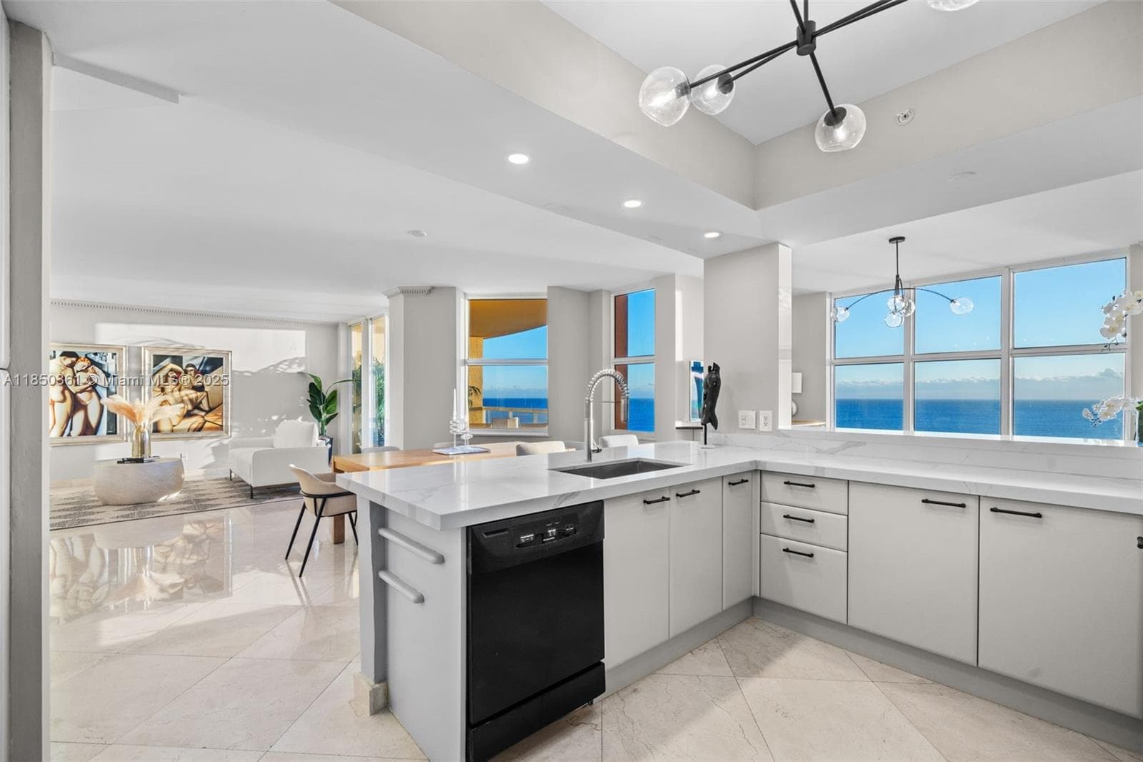 2100 Ocean Blvd 18D photo 3