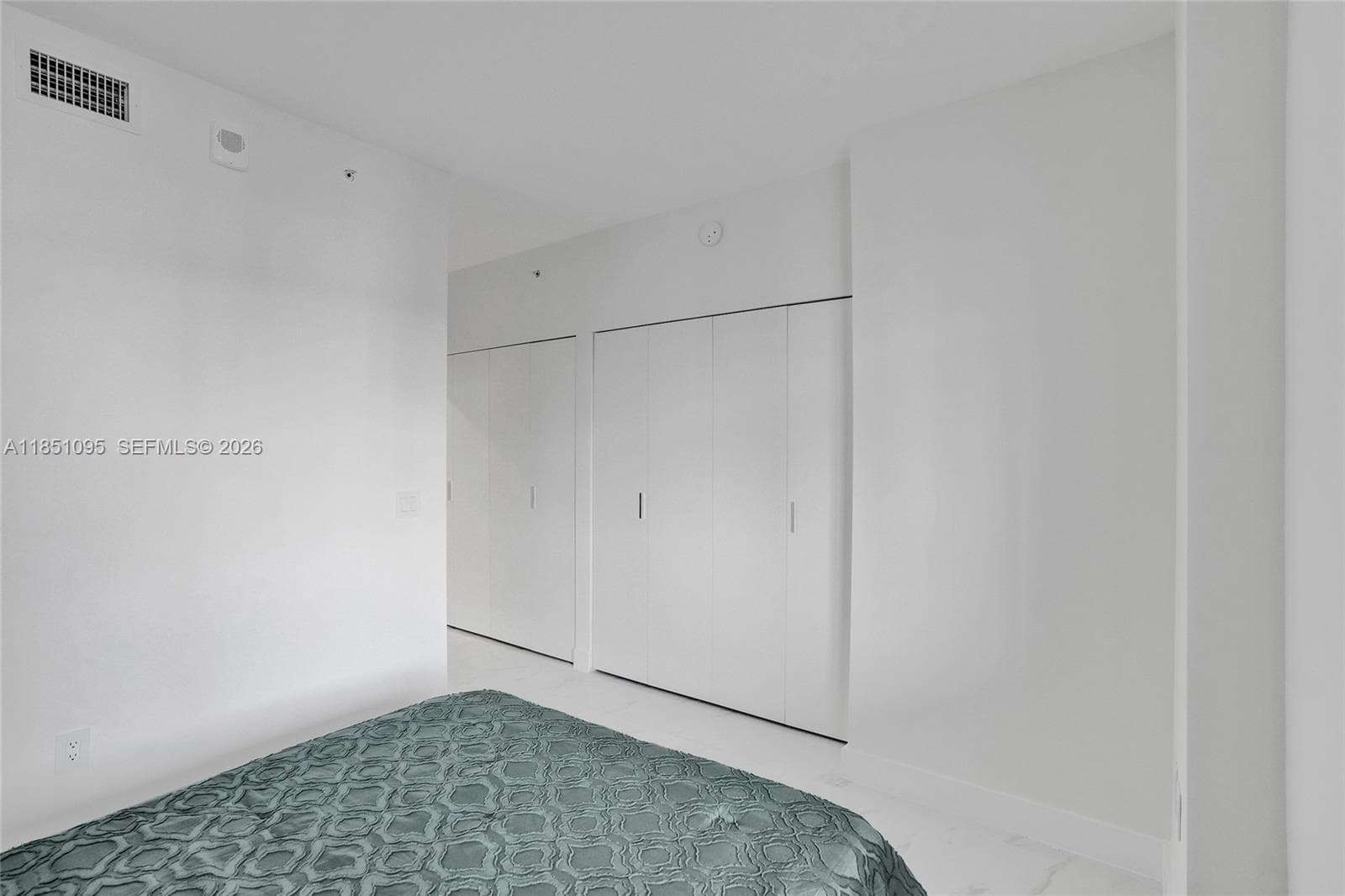 700 NE 24th St 806 photo 14