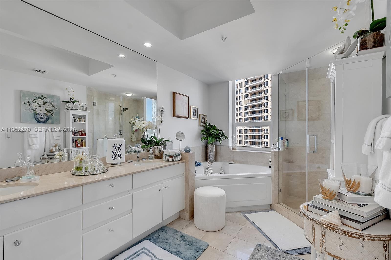 848 Brickell Key Dr 1906 photo 17