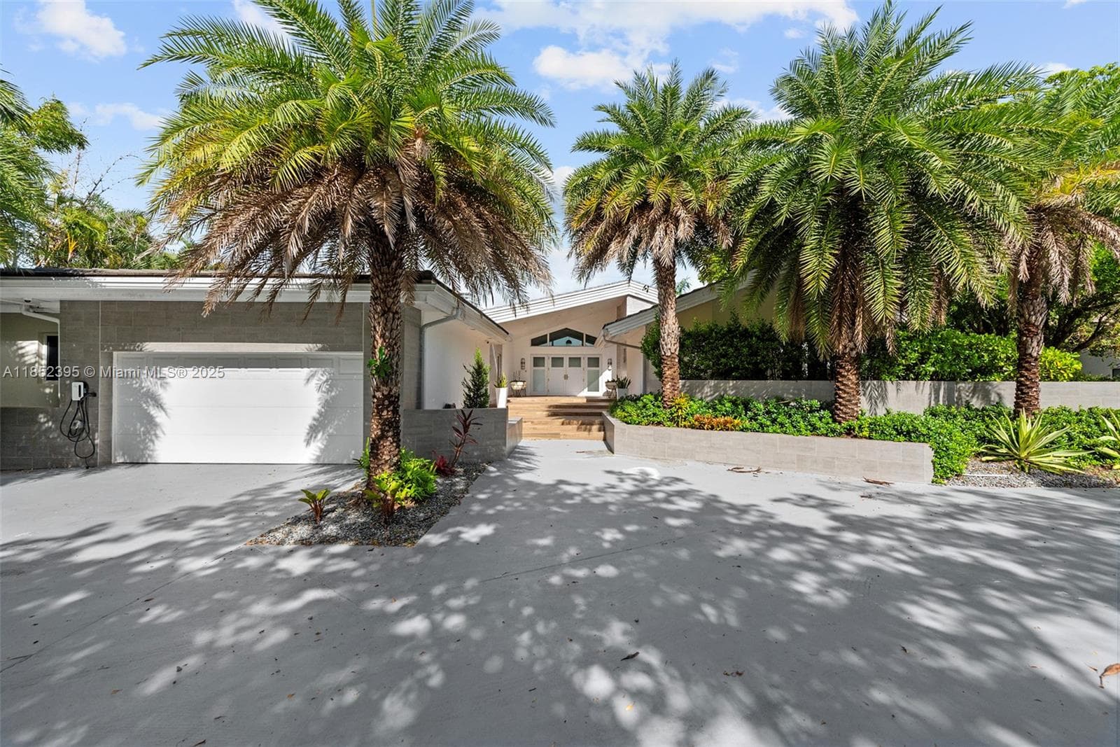 194 Golden Beach Dr photo 2