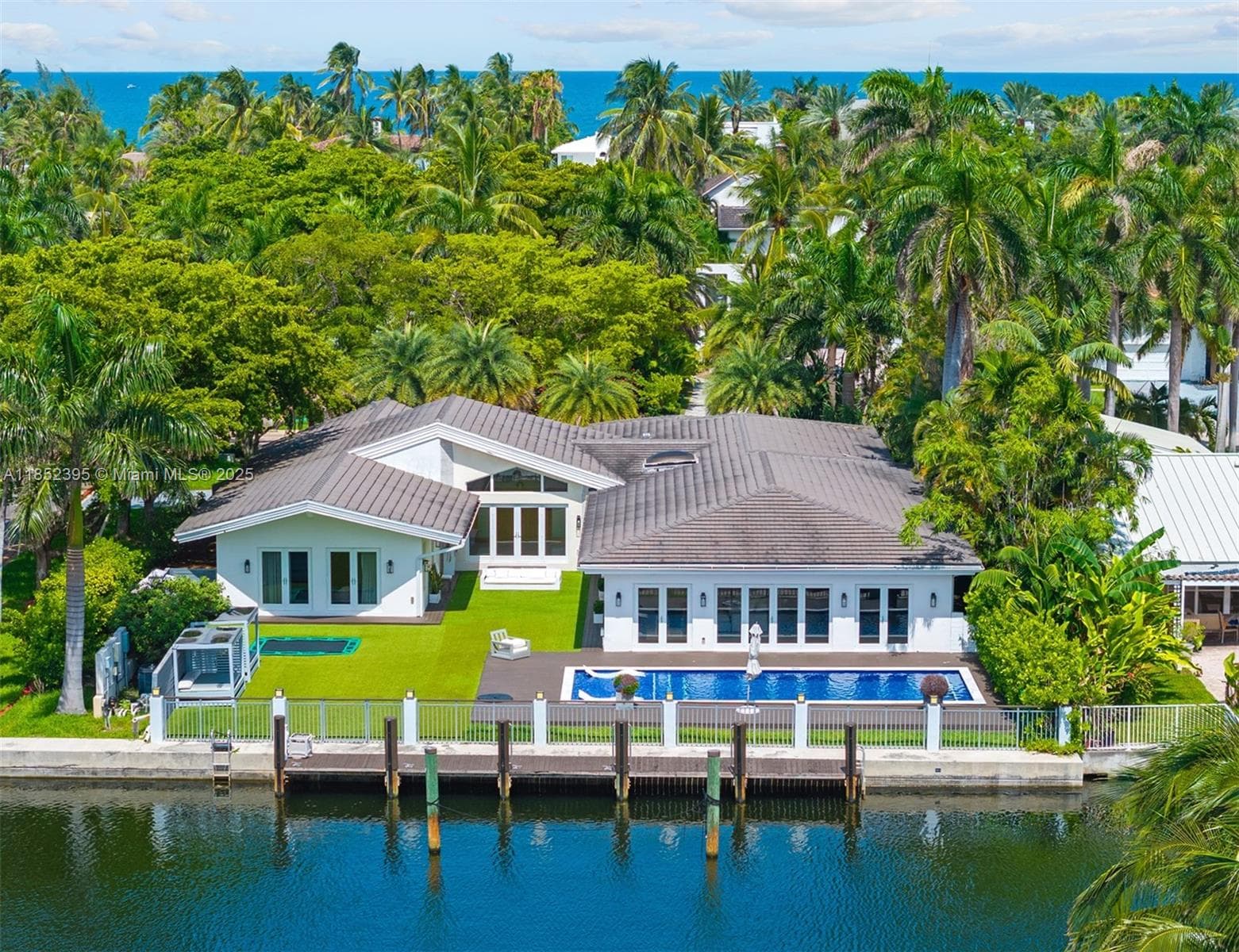 194 Golden Beach Dr photo 1