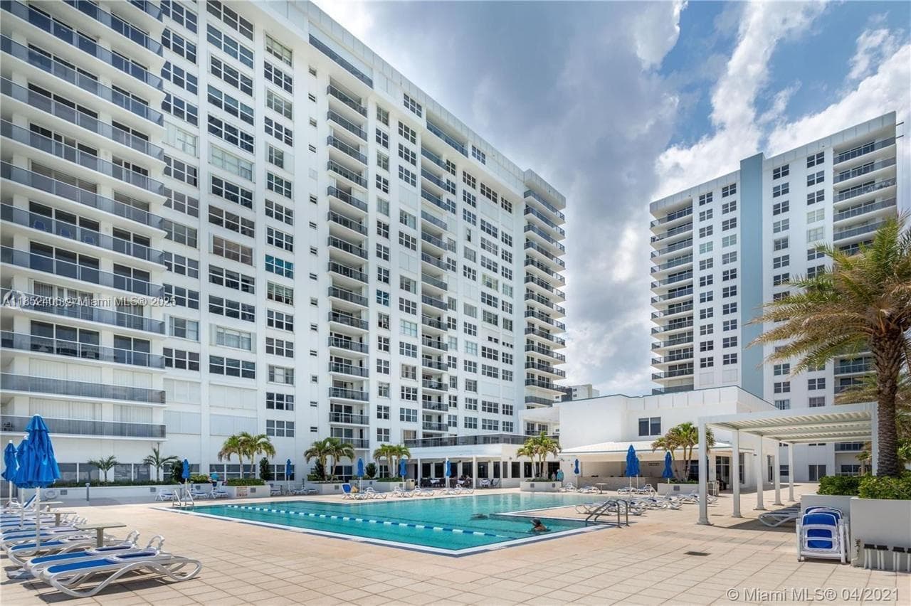 2751 S Ocean Dr 1406-S photo 3
