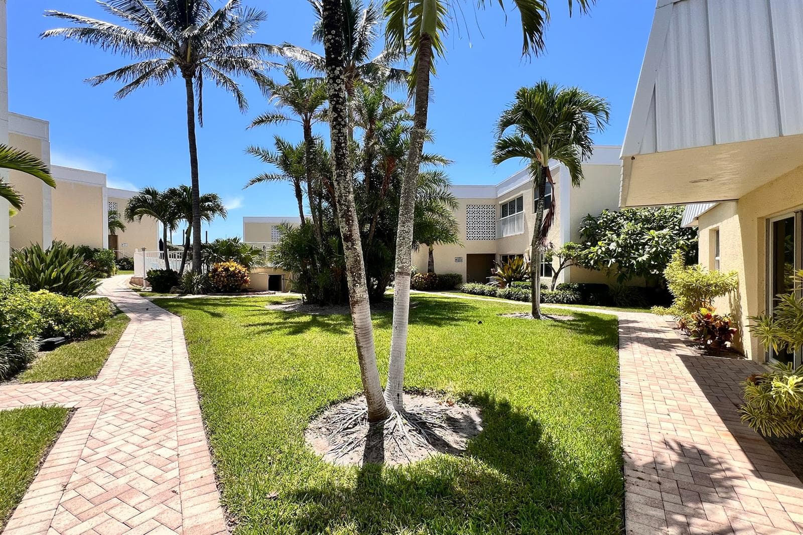 3541 NE Ocean Boulevard 4 photo 6