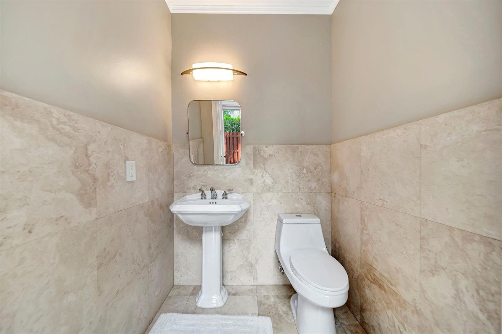 1368 Bayview Drive photo 24
