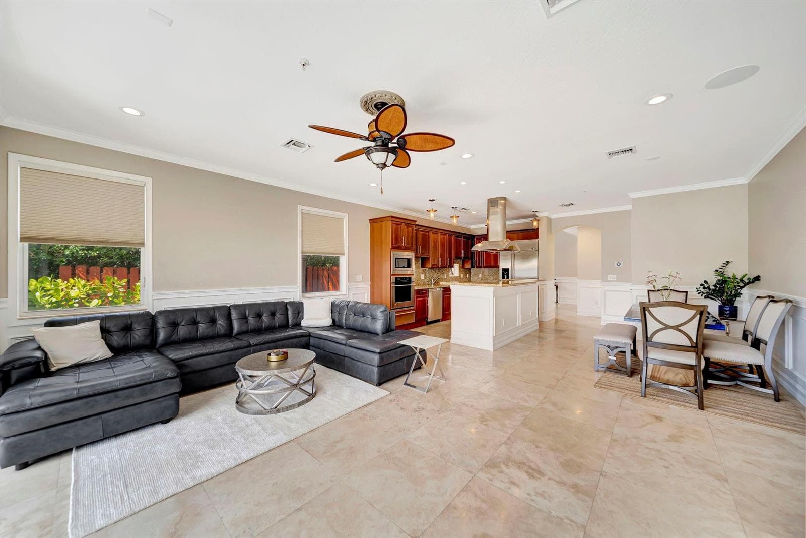 1368 Bayview Drive photo 11