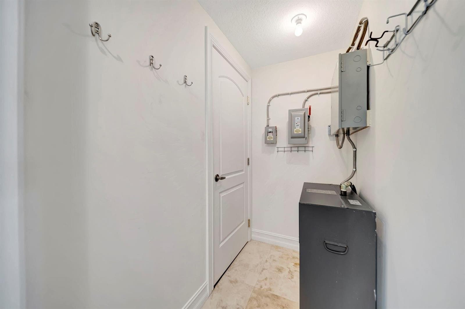 1368 Bayview Drive photo 25