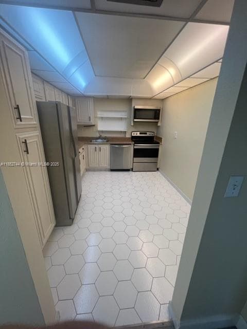 1000 Parkview Dr 523 photo 16