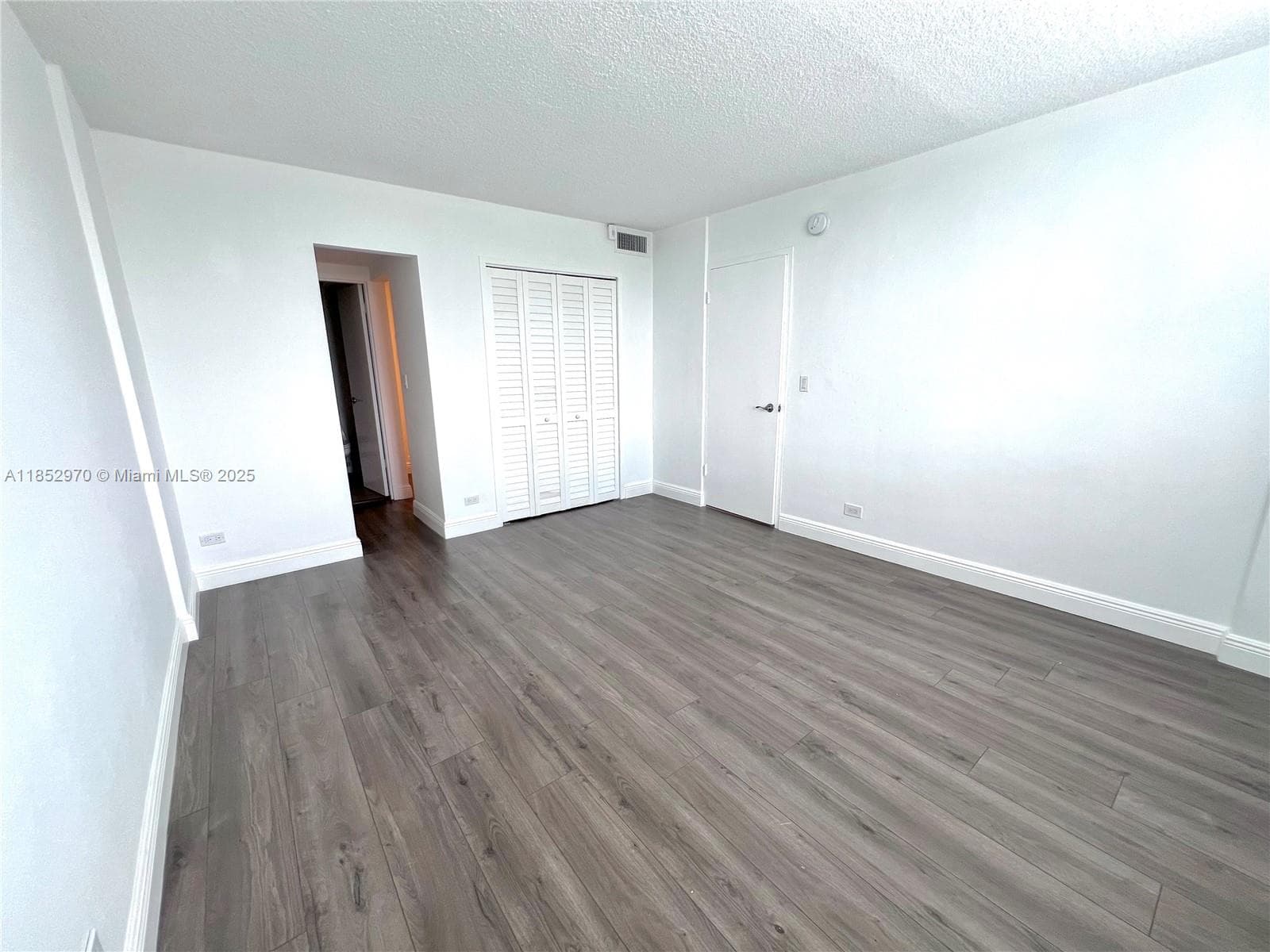 3660 NE 166th St 409 photo 13