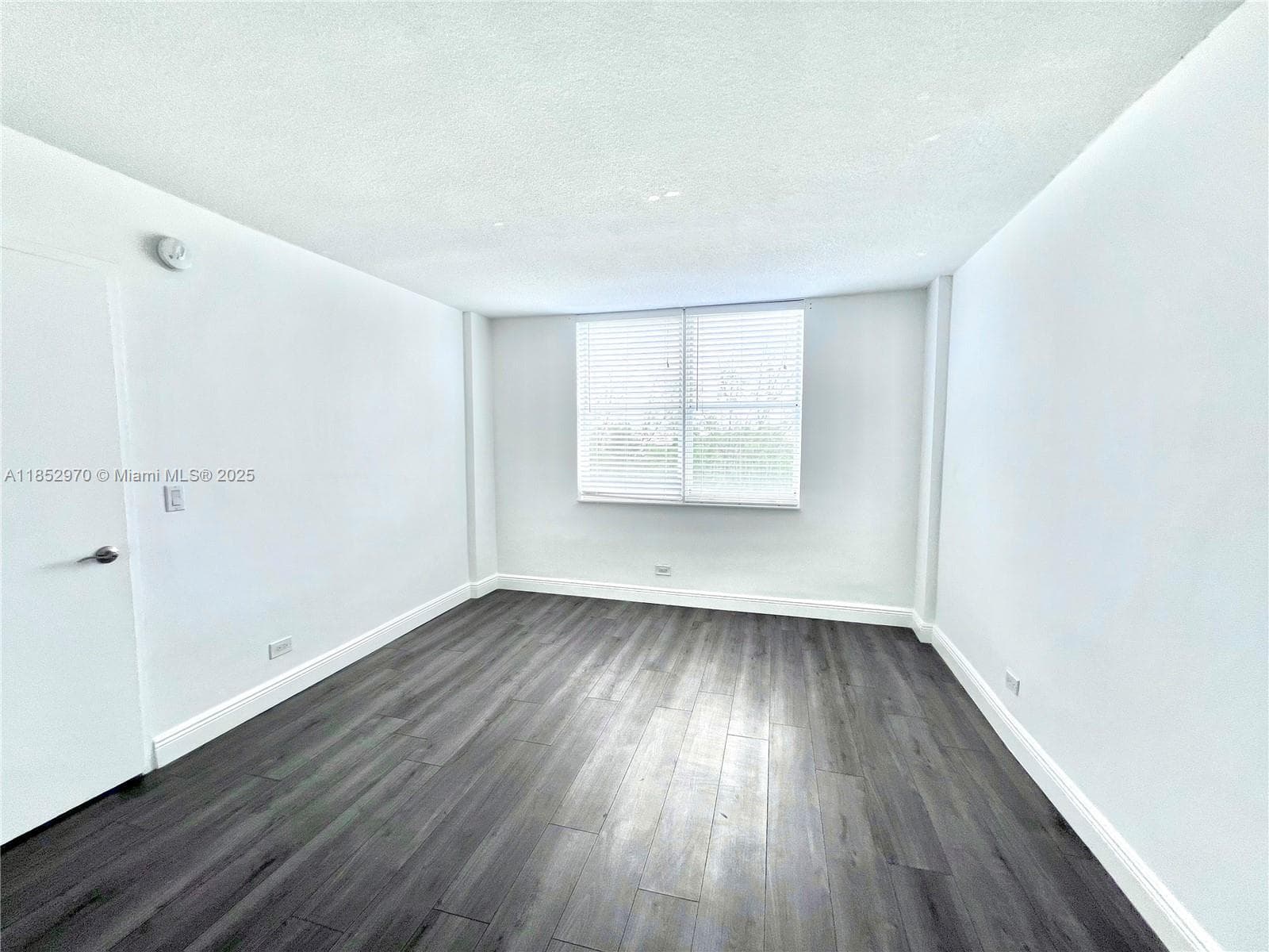 3660 NE 166th St 409 photo 12