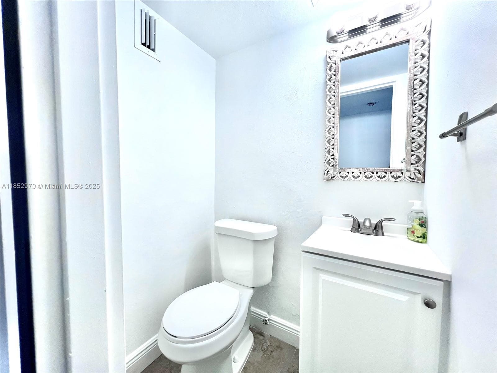 3660 NE 166th St 409 photo 7