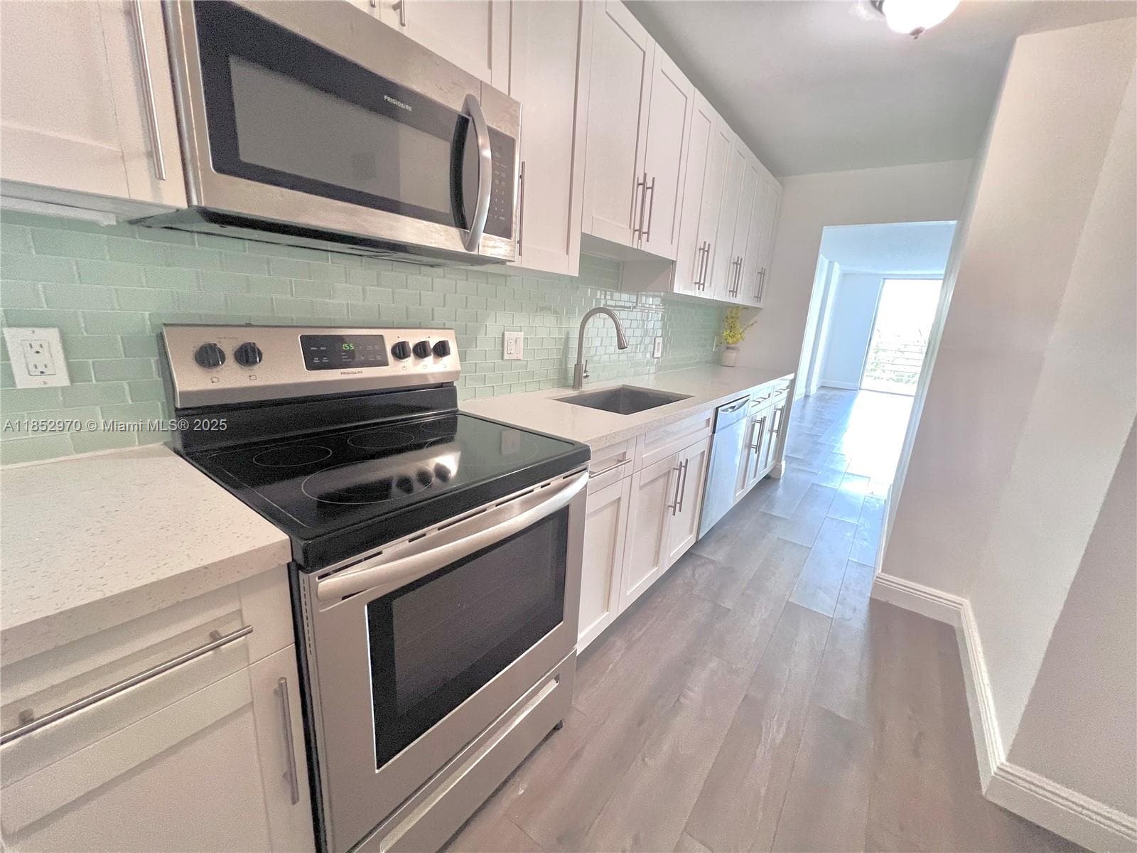 3660 NE 166th St 409 photo 5