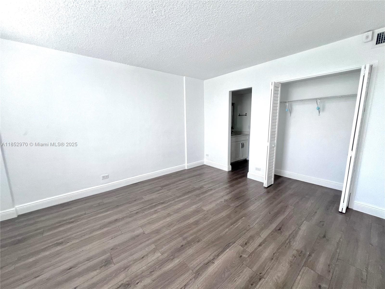 3660 NE 166th St 409 photo 10